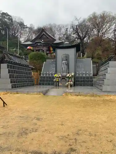 埼玉厄除け開運大師・龍泉寺（切り絵御朱印発祥の寺）のその他建物