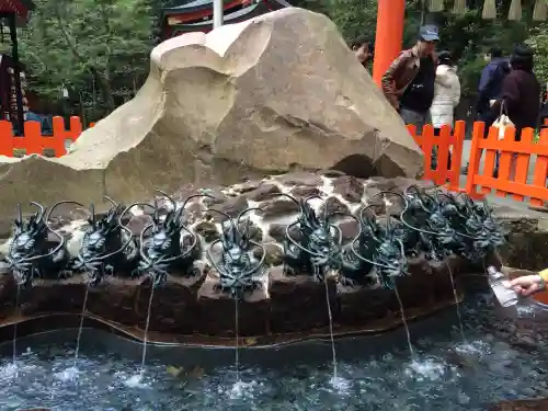 箱根神社の{uncategorized: "未分類", other: "その他", undefined: "問題あり", building: "その他建物", grave: "お墓", sacred_gate: "鳥居", guardian: "狛犬", statue: "像", buddha: "仏像", history: "歴史", nature: "自然", garden: "庭園", animal: "動物", pagoda: "塔", temizu: "手水舎", mountain_gate: "山門・神門", sanctuary: "本殿・本堂", subordinate: "末社・摂社", art: "芸術", scenery: "景色", jizo: "地蔵", ema: "絵馬", goshuin: "御朱印", omikuji: "おみくじ", items: "授与品その他", amulet: "お守り", goshuincho: "御朱印帳", eats: "食事", festival: "お祭り", votive_dance: "神楽", shichigosan: "七五三参", wedding: "結婚式", experience: "体験その他", initially: "初詣", around: "周辺", anti_infection: "感染症対策"}