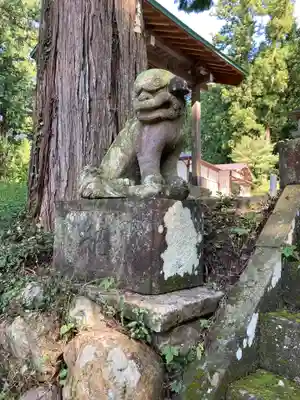 吾那神社の狛犬