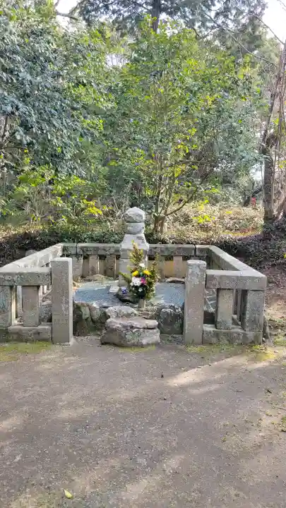 大御堂寺(野間大坊)の{uncategorized: "未分類", other: "その他", undefined: "問題あり", building: "その他建物", grave: "お墓", sacred_gate: "鳥居", guardian: "狛犬", statue: "像", buddha: "仏像", history: "歴史", nature: "自然", garden: "庭園", animal: "動物", pagoda: "塔", temizu: "手水舎", mountain_gate: "山門・神門", sanctuary: "本殿・本堂", subordinate: "末社・摂社", art: "芸術", scenery: "景色", jizo: "地蔵", ema: "絵馬", goshuin: "御朱印", omikuji: "おみくじ", items: "授与品その他", amulet: "お守り", goshuincho: "御朱印帳", eats: "食事", festival: "お祭り", votive_dance: "神楽", shichigosan: "七五三参", wedding: "結婚式", experience: "体験その他", initially: "初詣", around: "周辺", anti_infection: "感染症対策"}