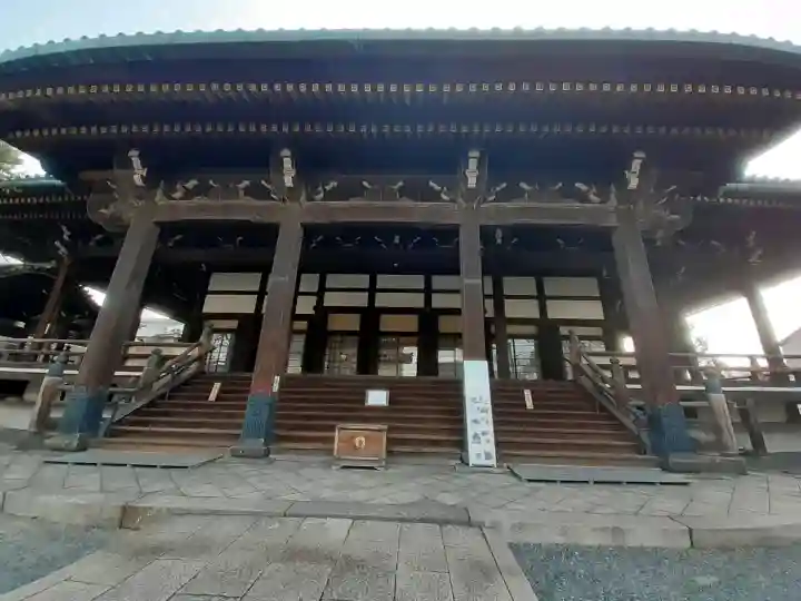 本願寺堺別院の{uncategorized: "未分類", other: "その他", undefined: "問題あり", building: "その他建物", grave: "お墓", sacred_gate: "鳥居", guardian: "狛犬", statue: "像", buddha: "仏像", history: "歴史", nature: "自然", garden: "庭園", animal: "動物", pagoda: "塔", temizu: "手水舎", mountain_gate: "山門・神門", sanctuary: "本殿・本堂", subordinate: "末社・摂社", art: "芸術", scenery: "景色", jizo: "地蔵", ema: "絵馬", goshuin: "御朱印", omikuji: "おみくじ", items: "授与品その他", amulet: "お守り", goshuincho: "御朱印帳", eats: "食事", festival: "お祭り", votive_dance: "神楽", shichigosan: "七五三参", wedding: "結婚式", experience: "体験その他", initially: "初詣", around: "周辺", anti_infection: "感染症対策"}