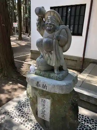 豊川閣　妙厳寺の像