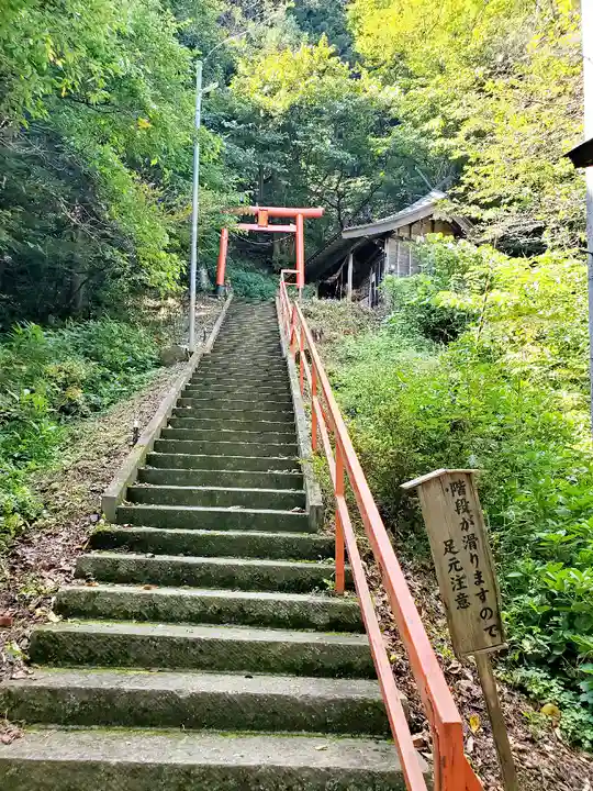 源泉神社の鳥居