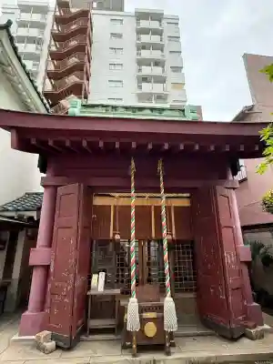 笠間稲荷神社 東京別社の{uncategorized: "未分類", other: "その他", undefined: "問題あり", building: "その他建物", grave: "お墓", sacred_gate: "鳥居", guardian: "狛犬", statue: "像", buddha: "仏像", history: "歴史", nature: "自然", garden: "庭園", animal: "動物", pagoda: "塔", temizu: "手水舎", mountain_gate: "山門・神門", sanctuary: "本殿・本堂", subordinate: "末社・摂社", art: "芸術", scenery: "景色", jizo: "地蔵", ema: "絵馬", goshuin: "御朱印", omikuji: "おみくじ", items: "授与品その他", amulet: "お守り", goshuincho: "御朱印帳", eats: "食事", festival: "お祭り", votive_dance: "神楽", shichigosan: "七五三参", wedding: "結婚式", experience: "体験その他", initially: "初詣", around: "周辺", anti_infection: "感染症対策"}