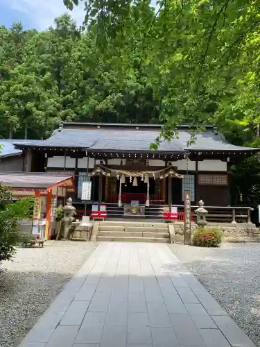 山寺日枝神社の{uncategorized: "未分類", other: "その他", undefined: "問題あり", building: "その他建物", grave: "お墓", sacred_gate: "鳥居", guardian: "狛犬", statue: "像", buddha: "仏像", history: "歴史", nature: "自然", garden: "庭園", animal: "動物", pagoda: "塔", temizu: "手水舎", mountain_gate: "山門・神門", sanctuary: "本殿・本堂", subordinate: "末社・摂社", art: "芸術", scenery: "景色", jizo: "地蔵", ema: "絵馬", goshuin: "御朱印", omikuji: "おみくじ", items: "授与品その他", amulet: "お守り", goshuincho: "御朱印帳", eats: "食事", festival: "お祭り", votive_dance: "神楽", shichigosan: "七五三参", wedding: "結婚式", experience: "体験その他", initially: "初詣", around: "周辺", anti_infection: "感染症対策"}