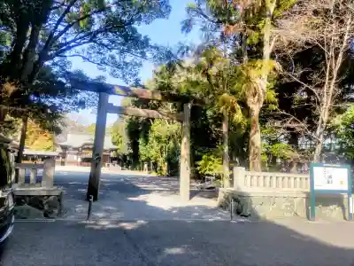 氷上姉子神社（熱田神宮摂社）の{uncategorized: "未分類", other: "その他", undefined: "問題あり", building: "その他建物", grave: "お墓", sacred_gate: "鳥居", guardian: "狛犬", statue: "像", buddha: "仏像", history: "歴史", nature: "自然", garden: "庭園", animal: "動物", pagoda: "塔", temizu: "手水舎", mountain_gate: "山門・神門", sanctuary: "本殿・本堂", subordinate: "末社・摂社", art: "芸術", scenery: "景色", jizo: "地蔵", ema: "絵馬", goshuin: "御朱印", omikuji: "おみくじ", items: "授与品その他", amulet: "お守り", goshuincho: "御朱印帳", eats: "食事", festival: "お祭り", votive_dance: "神楽", shichigosan: "七五三参", wedding: "結婚式", experience: "体験その他", initially: "初詣", around: "周辺", anti_infection: "感染症対策"}