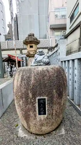 白山神社の像