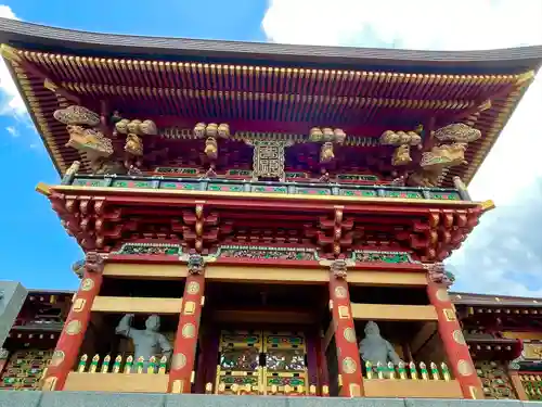 大杉神社の山門