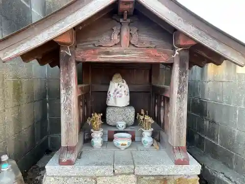 浄源寺の{uncategorized: "未分類", other: "その他", undefined: "問題あり", building: "その他建物", grave: "お墓", sacred_gate: "鳥居", guardian: "狛犬", statue: "像", buddha: "仏像", history: "歴史", nature: "自然", garden: "庭園", animal: "動物", pagoda: "塔", temizu: "手水舎", mountain_gate: "山門・神門", sanctuary: "本殿・本堂", subordinate: "末社・摂社", art: "芸術", scenery: "景色", jizo: "地蔵", ema: "絵馬", goshuin: "御朱印", omikuji: "おみくじ", items: "授与品その他", amulet: "お守り", goshuincho: "御朱印帳", eats: "食事", festival: "お祭り", votive_dance: "神楽", shichigosan: "七五三参", wedding: "結婚式", experience: "体験その他", initially: "初詣", around: "周辺", anti_infection: "感染症対策"}