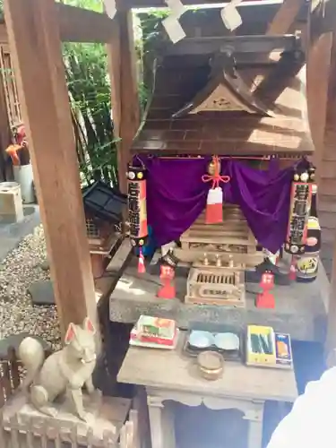 岩亀稲荷社の本殿・本堂