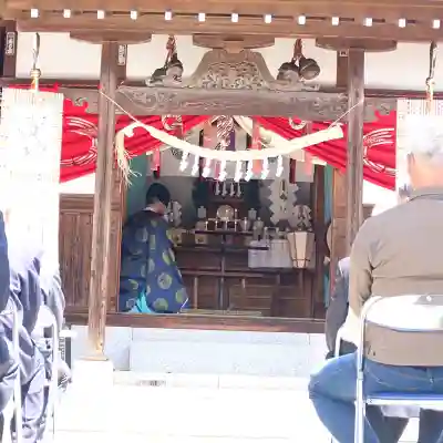 上宮地稲荷神社の{uncategorized: "未分類", other: "その他", undefined: "問題あり", building: "その他建物", grave: "お墓", sacred_gate: "鳥居", guardian: "狛犬", statue: "像", buddha: "仏像", history: "歴史", nature: "自然", garden: "庭園", animal: "動物", pagoda: "塔", temizu: "手水舎", mountain_gate: "山門・神門", sanctuary: "本殿・本堂", subordinate: "末社・摂社", art: "芸術", scenery: "景色", jizo: "地蔵", ema: "絵馬", goshuin: "御朱印", omikuji: "おみくじ", items: "授与品その他", amulet: "お守り", goshuincho: "御朱印帳", eats: "食事", festival: "お祭り", votive_dance: "神楽", shichigosan: "七五三参", wedding: "結婚式", experience: "体験その他", initially: "初詣", around: "周辺", anti_infection: "感染症対策"}