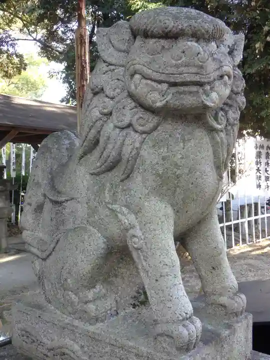 六所神社の狛犬