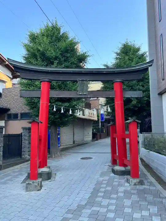鳩ヶ谷氷川神社の{uncategorized: "未分類", other: "その他", undefined: "問題あり", building: "その他建物", grave: "お墓", sacred_gate: "鳥居", guardian: "狛犬", statue: "像", buddha: "仏像", history: "歴史", nature: "自然", garden: "庭園", animal: "動物", pagoda: "塔", temizu: "手水舎", mountain_gate: "山門・神門", sanctuary: "本殿・本堂", subordinate: "末社・摂社", art: "芸術", scenery: "景色", jizo: "地蔵", ema: "絵馬", goshuin: "御朱印", omikuji: "おみくじ", items: "授与品その他", amulet: "お守り", goshuincho: "御朱印帳", eats: "食事", festival: "お祭り", votive_dance: "神楽", shichigosan: "七五三参", wedding: "結婚式", experience: "体験その他", initially: "初詣", around: "周辺", anti_infection: "感染症対策"}
