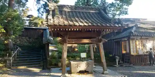 事任八幡宮の手水舎