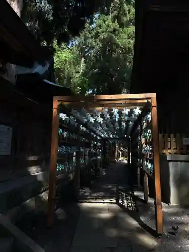 熊野大社の{uncategorized: "未分類", other: "その他", undefined: "問題あり", building: "その他建物", grave: "お墓", sacred_gate: "鳥居", guardian: "狛犬", statue: "像", buddha: "仏像", history: "歴史", nature: "自然", garden: "庭園", animal: "動物", pagoda: "塔", temizu: "手水舎", mountain_gate: "山門・神門", sanctuary: "本殿・本堂", subordinate: "末社・摂社", art: "芸術", scenery: "景色", jizo: "地蔵", ema: "絵馬", goshuin: "御朱印", omikuji: "おみくじ", items: "授与品その他", amulet: "お守り", goshuincho: "御朱印帳", eats: "食事", festival: "お祭り", votive_dance: "神楽", shichigosan: "七五三参", wedding: "結婚式", experience: "体験その他", initially: "初詣", around: "周辺", anti_infection: "感染症対策"}