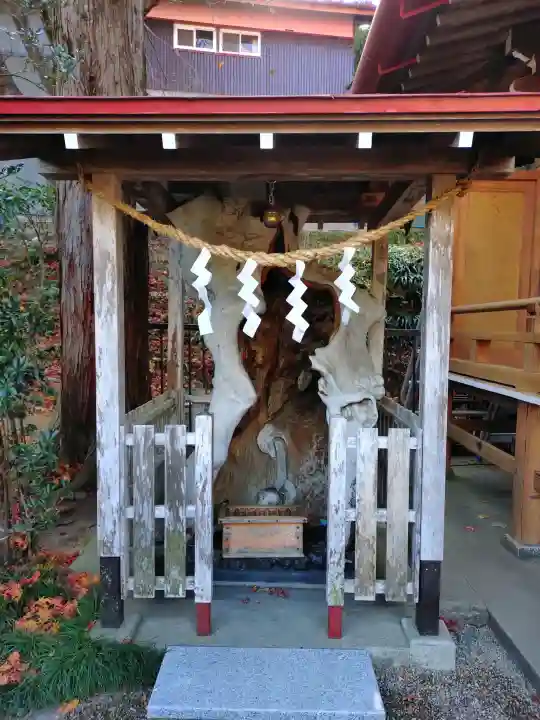 金蛇水神社の{uncategorized: "未分類", other: "その他", undefined: "問題あり", building: "その他建物", grave: "お墓", sacred_gate: "鳥居", guardian: "狛犬", statue: "像", buddha: "仏像", history: "歴史", nature: "自然", garden: "庭園", animal: "動物", pagoda: "塔", temizu: "手水舎", mountain_gate: "山門・神門", sanctuary: "本殿・本堂", subordinate: "末社・摂社", art: "芸術", scenery: "景色", jizo: "地蔵", ema: "絵馬", goshuin: "御朱印", omikuji: "おみくじ", items: "授与品その他", amulet: "お守り", goshuincho: "御朱印帳", eats: "食事", festival: "お祭り", votive_dance: "神楽", shichigosan: "七五三参", wedding: "結婚式", experience: "体験その他", initially: "初詣", around: "周辺", anti_infection: "感染症対策"}