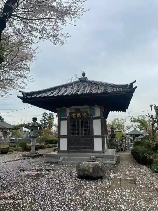 永光寺(牡丹不動尊) の{uncategorized: "未分類", other: "その他", undefined: "問題あり", building: "その他建物", grave: "お墓", sacred_gate: "鳥居", guardian: "狛犬", statue: "像", buddha: "仏像", history: "歴史", nature: "自然", garden: "庭園", animal: "動物", pagoda: "塔", temizu: "手水舎", mountain_gate: "山門・神門", sanctuary: "本殿・本堂", subordinate: "末社・摂社", art: "芸術", scenery: "景色", jizo: "地蔵", ema: "絵馬", goshuin: "御朱印", omikuji: "おみくじ", items: "授与品その他", amulet: "お守り", goshuincho: "御朱印帳", eats: "食事", festival: "お祭り", votive_dance: "神楽", shichigosan: "七五三参", wedding: "結婚式", experience: "体験その他", initially: "初詣", around: "周辺", anti_infection: "感染症対策"}
