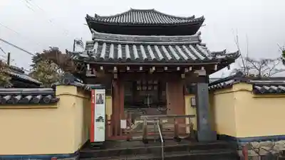 十輪院の山門・神門