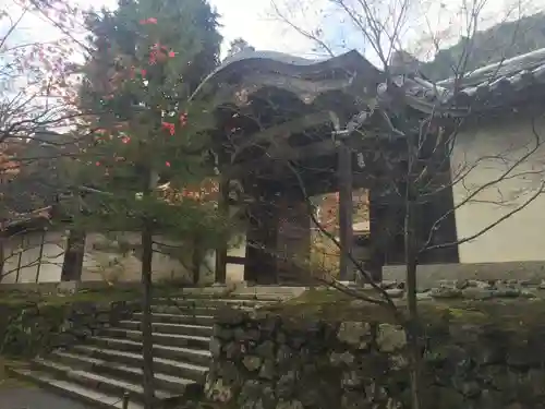 二尊院の山門・神門