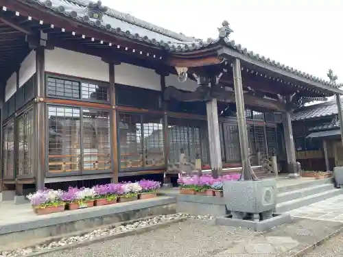 慈済寺の{uncategorized: "未分類", other: "その他", undefined: "問題あり", building: "その他建物", grave: "お墓", sacred_gate: "鳥居", guardian: "狛犬", statue: "像", buddha: "仏像", history: "歴史", nature: "自然", garden: "庭園", animal: "動物", pagoda: "塔", temizu: "手水舎", mountain_gate: "山門・神門", sanctuary: "本殿・本堂", subordinate: "末社・摂社", art: "芸術", scenery: "景色", jizo: "地蔵", ema: "絵馬", goshuin: "御朱印", omikuji: "おみくじ", items: "授与品その他", amulet: "お守り", goshuincho: "御朱印帳", eats: "食事", festival: "お祭り", votive_dance: "神楽", shichigosan: "七五三参", wedding: "結婚式", experience: "体験その他", initially: "初詣", around: "周辺", anti_infection: "感染症対策"}