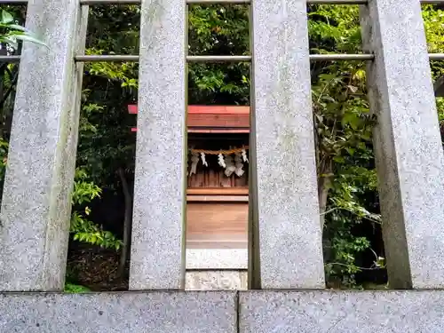 八柱神社（荒尾）の末社・摂社