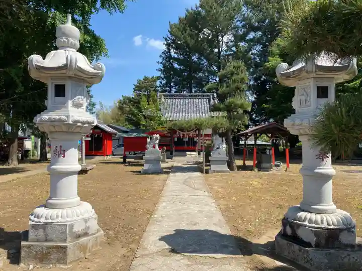 子神社の{uncategorized: "未分類", other: "その他", undefined: "問題あり", building: "その他建物", grave: "お墓", sacred_gate: "鳥居", guardian: "狛犬", statue: "像", buddha: "仏像", history: "歴史", nature: "自然", garden: "庭園", animal: "動物", pagoda: "塔", temizu: "手水舎", mountain_gate: "山門・神門", sanctuary: "本殿・本堂", subordinate: "末社・摂社", art: "芸術", scenery: "景色", jizo: "地蔵", ema: "絵馬", goshuin: "御朱印", omikuji: "おみくじ", items: "授与品その他", amulet: "お守り", goshuincho: "御朱印帳", eats: "食事", festival: "お祭り", votive_dance: "神楽", shichigosan: "七五三参", wedding: "結婚式", experience: "体験その他", initially: "初詣", around: "周辺", anti_infection: "感染症対策"}