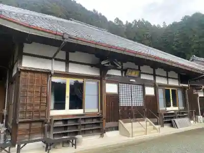 光福寺の{uncategorized: "未分類", other: "その他", undefined: "問題あり", building: "その他建物", grave: "お墓", sacred_gate: "鳥居", guardian: "狛犬", statue: "像", buddha: "仏像", history: "歴史", nature: "自然", garden: "庭園", animal: "動物", pagoda: "塔", temizu: "手水舎", mountain_gate: "山門・神門", sanctuary: "本殿・本堂", subordinate: "末社・摂社", art: "芸術", scenery: "景色", jizo: "地蔵", ema: "絵馬", goshuin: "御朱印", omikuji: "おみくじ", items: "授与品その他", amulet: "お守り", goshuincho: "御朱印帳", eats: "食事", festival: "お祭り", votive_dance: "神楽", shichigosan: "七五三参", wedding: "結婚式", experience: "体験その他", initially: "初詣", around: "周辺", anti_infection: "感染症対策"}