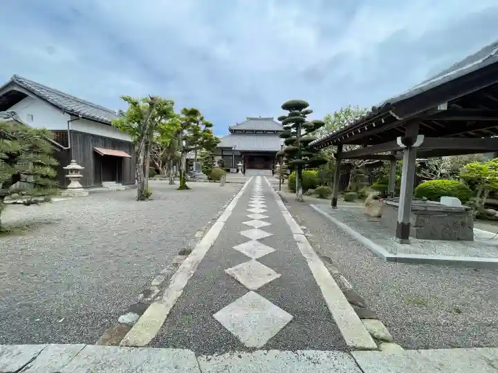 地安寺の{uncategorized: "未分類", other: "その他", undefined: "問題あり", building: "その他建物", grave: "お墓", sacred_gate: "鳥居", guardian: "狛犬", statue: "像", buddha: "仏像", history: "歴史", nature: "自然", garden: "庭園", animal: "動物", pagoda: "塔", temizu: "手水舎", mountain_gate: "山門・神門", sanctuary: "本殿・本堂", subordinate: "末社・摂社", art: "芸術", scenery: "景色", jizo: "地蔵", ema: "絵馬", goshuin: "御朱印", omikuji: "おみくじ", items: "授与品その他", amulet: "お守り", goshuincho: "御朱印帳", eats: "食事", festival: "お祭り", votive_dance: "神楽", shichigosan: "七五三参", wedding: "結婚式", experience: "体験その他", initially: "初詣", around: "周辺", anti_infection: "感染症対策"}
