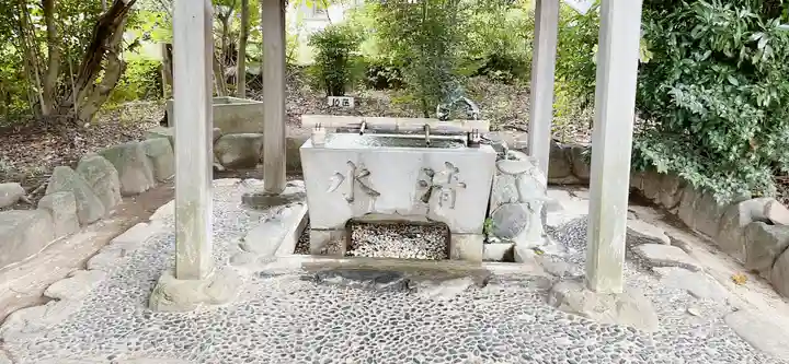 上地八幡宮の手水舎