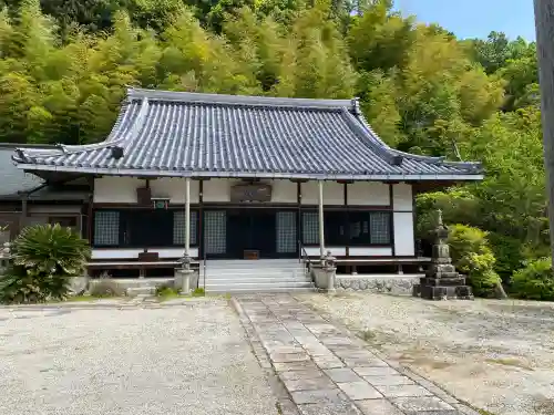 不動寺の{uncategorized: "未分類", other: "その他", undefined: "問題あり", building: "その他建物", grave: "お墓", sacred_gate: "鳥居", guardian: "狛犬", statue: "像", buddha: "仏像", history: "歴史", nature: "自然", garden: "庭園", animal: "動物", pagoda: "塔", temizu: "手水舎", mountain_gate: "山門・神門", sanctuary: "本殿・本堂", subordinate: "末社・摂社", art: "芸術", scenery: "景色", jizo: "地蔵", ema: "絵馬", goshuin: "御朱印", omikuji: "おみくじ", items: "授与品その他", amulet: "お守り", goshuincho: "御朱印帳", eats: "食事", festival: "お祭り", votive_dance: "神楽", shichigosan: "七五三参", wedding: "結婚式", experience: "体験その他", initially: "初詣", around: "周辺", anti_infection: "感染症対策"}
