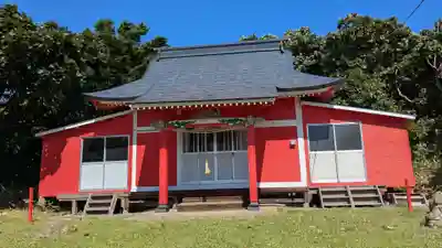 歌露稲荷神社の本殿・本堂