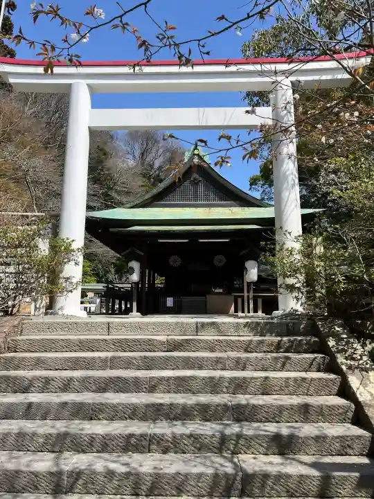 鎌倉宮の{uncategorized: "未分類", other: "その他", undefined: "問題あり", building: "その他建物", grave: "お墓", sacred_gate: "鳥居", guardian: "狛犬", statue: "像", buddha: "仏像", history: "歴史", nature: "自然", garden: "庭園", animal: "動物", pagoda: "塔", temizu: "手水舎", mountain_gate: "山門・神門", sanctuary: "本殿・本堂", subordinate: "末社・摂社", art: "芸術", scenery: "景色", jizo: "地蔵", ema: "絵馬", goshuin: "御朱印", omikuji: "おみくじ", items: "授与品その他", amulet: "お守り", goshuincho: "御朱印帳", eats: "食事", festival: "お祭り", votive_dance: "神楽", shichigosan: "七五三参", wedding: "結婚式", experience: "体験その他", initially: "初詣", around: "周辺", anti_infection: "感染症対策"}