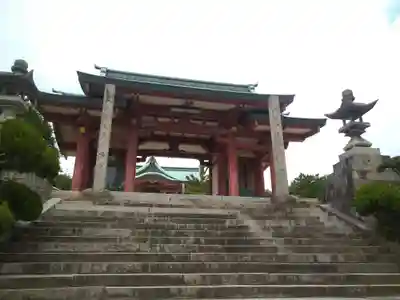鴻八幡宮の山門・神門