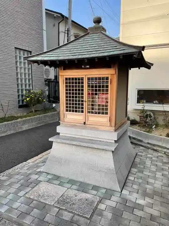 地蔵尊(御影本町4弓場線)の本殿・本堂