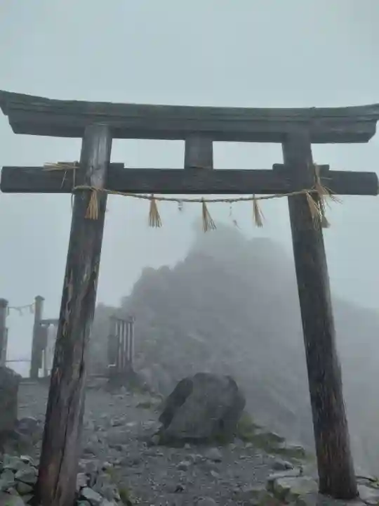 雄山神社峰本社の鳥居