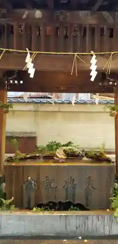 小野照崎神社の手水舎