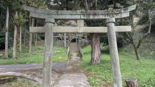 白山神社の鳥居