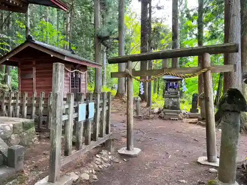 中社五斎神社の末社