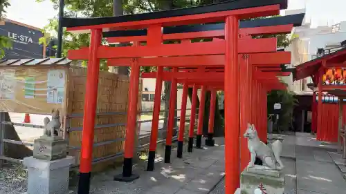 蛇窪神社の{uncategorized: "未分類", other: "その他", undefined: "問題あり", building: "その他建物", grave: "お墓", sacred_gate: "鳥居", guardian: "狛犬", statue: "像", buddha: "仏像", history: "歴史", nature: "自然", garden: "庭園", animal: "動物", pagoda: "塔", temizu: "手水舎", mountain_gate: "山門・神門", sanctuary: "本殿・本堂", subordinate: "末社・摂社", art: "芸術", scenery: "景色", jizo: "地蔵", ema: "絵馬", goshuin: "御朱印", omikuji: "おみくじ", items: "授与品その他", amulet: "お守り", goshuincho: "御朱印帳", eats: "食事", festival: "お祭り", votive_dance: "神楽", shichigosan: "七五三参", wedding: "結婚式", experience: "体験その他", initially: "初詣", around: "周辺", anti_infection: "感染症対策"}