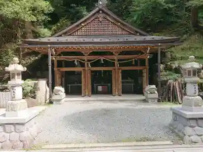 脳天大神龍王院の本殿・本堂