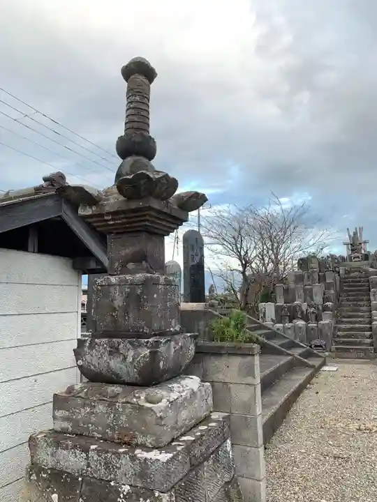 西山大日堂の塔