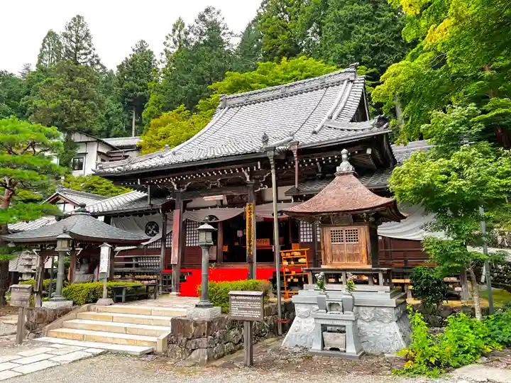 温泉寺の本殿・本堂