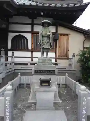 安福寺の像
