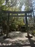 六所神社の{uncategorized: "未分類", other: "その他", undefined: "問題あり", building: "その他建物", grave: "お墓", sacred_gate: "鳥居", guardian: "狛犬", statue: "像", buddha: "仏像", history: "歴史", nature: "自然", garden: "庭園", animal: "動物", pagoda: "塔", temizu: "手水舎", mountain_gate: "山門・神門", sanctuary: "本殿・本堂", subordinate: "末社・摂社", art: "芸術", scenery: "景色", jizo: "地蔵", ema: "絵馬", goshuin: "御朱印", omikuji: "おみくじ", items: "授与品その他", amulet: "お守り", goshuincho: "御朱印帳", eats: "食事", festival: "お祭り", votive_dance: "神楽", shichigosan: "七五三参", wedding: "結婚式", experience: "体験その他", initially: "初詣", around: "周辺", anti_infection: "感染症対策"}