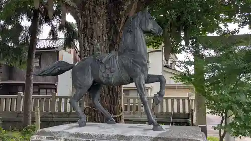 大木白山社の像