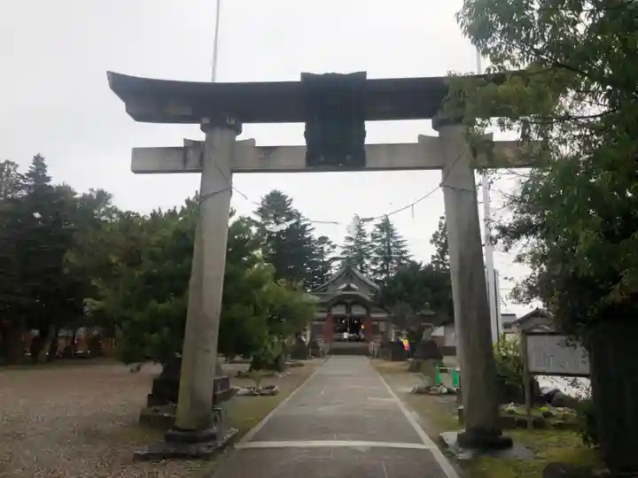 新川神社の鳥居