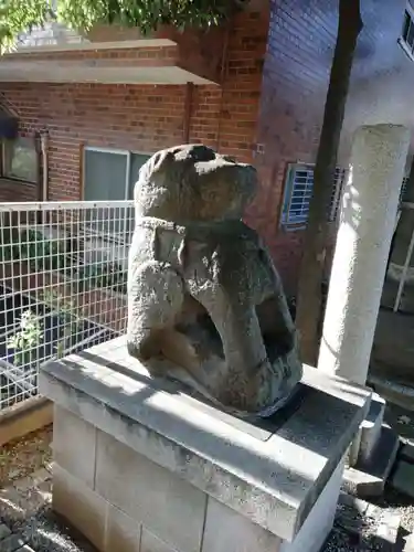 穏田神社の狛犬