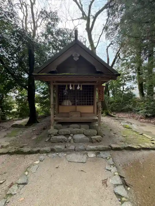 須佐神社の{uncategorized: "未分類", other: "その他", undefined: "問題あり", building: "その他建物", grave: "お墓", sacred_gate: "鳥居", guardian: "狛犬", statue: "像", buddha: "仏像", history: "歴史", nature: "自然", garden: "庭園", animal: "動物", pagoda: "塔", temizu: "手水舎", mountain_gate: "山門・神門", sanctuary: "本殿・本堂", subordinate: "末社・摂社", art: "芸術", scenery: "景色", jizo: "地蔵", ema: "絵馬", goshuin: "御朱印", omikuji: "おみくじ", items: "授与品その他", amulet: "お守り", goshuincho: "御朱印帳", eats: "食事", festival: "お祭り", votive_dance: "神楽", shichigosan: "七五三参", wedding: "結婚式", experience: "体験その他", initially: "初詣", around: "周辺", anti_infection: "感染症対策"}
