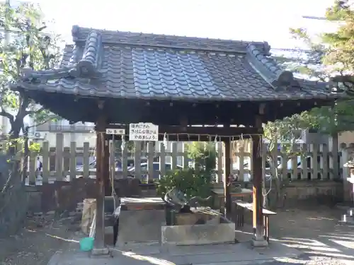 満足稲荷神社の手水舎