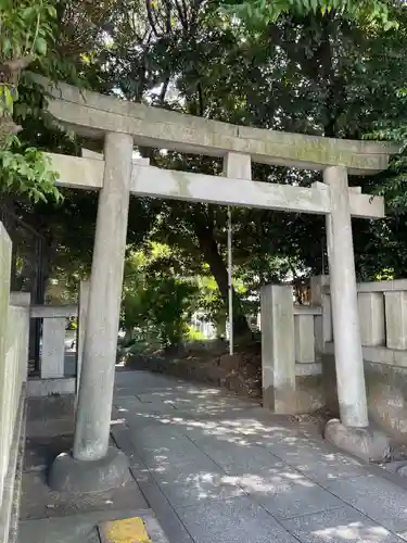 渋谷氷川神社の鳥居